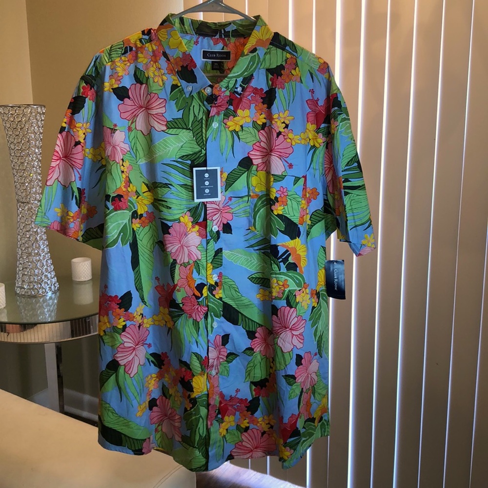 Club room tropical button down